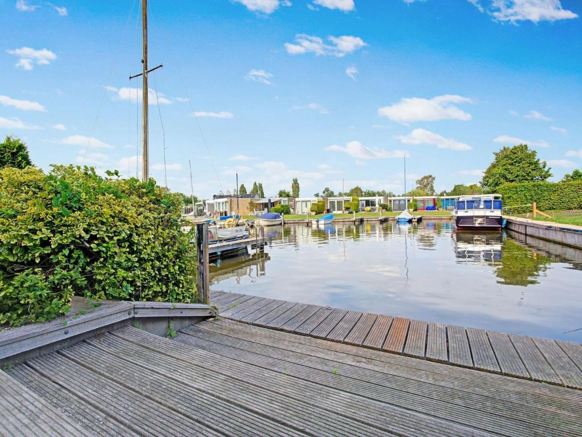 Waterfront Holiday Home With Jetty Boornzwaag over de Wielen Exterior foto